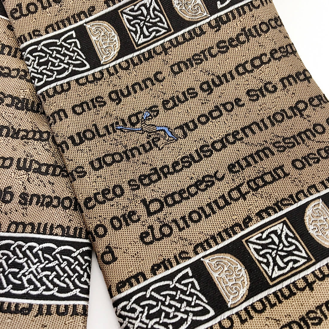 Book Of Kells Lioness Silk Tie Gold - Image 3