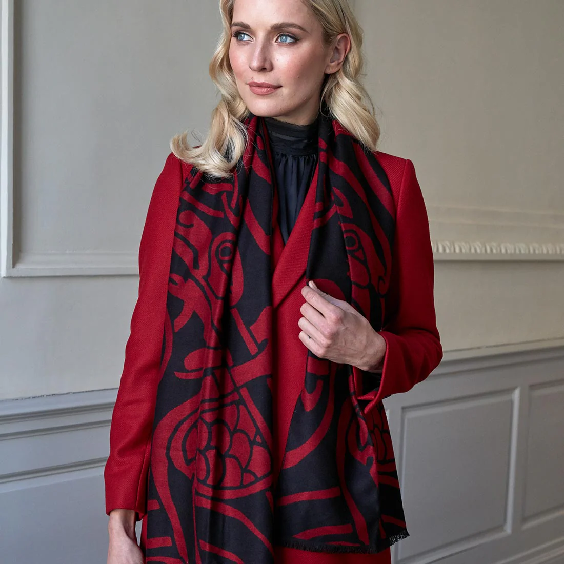 Book of Kells Celtic Reversible Scarf Red/Black - Image 4